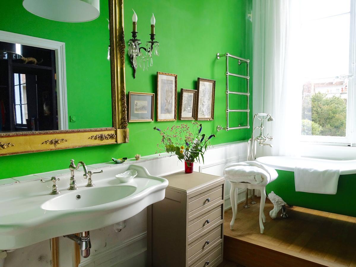 トロワ Le Jardin De La Cathedrale Bed & Breakfast エクステリア 写真