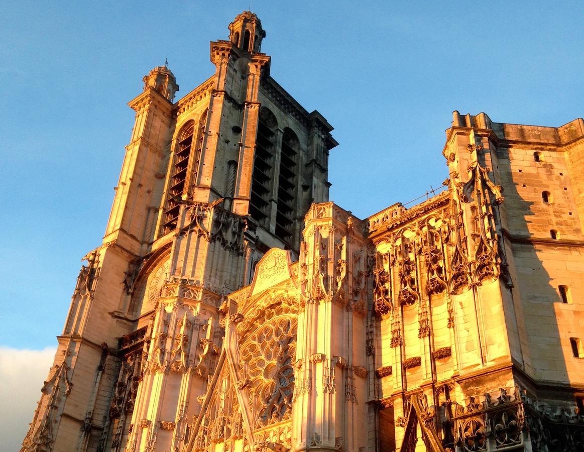 トロワ Le Jardin De La Cathedrale Bed & Breakfast エクステリア 写真