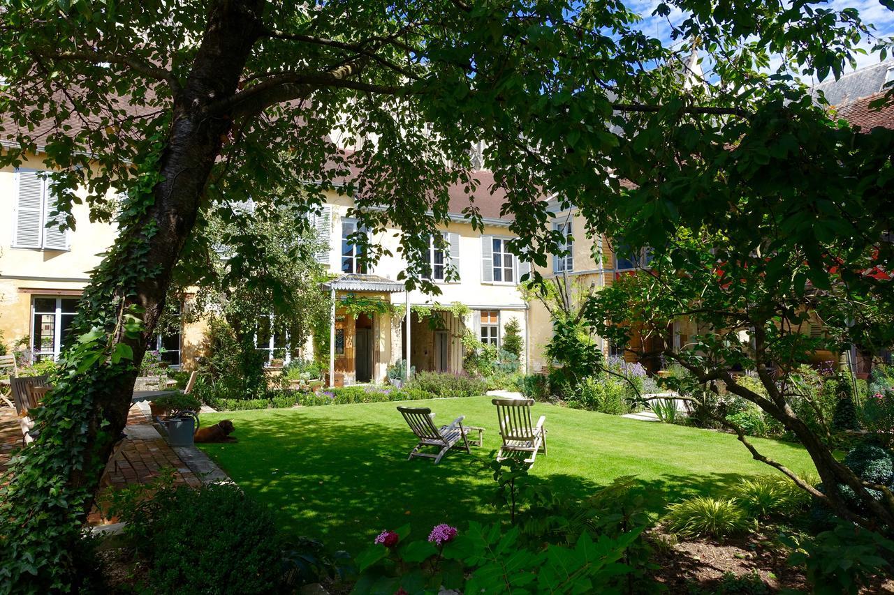 トロワ Le Jardin De La Cathedrale Bed & Breakfast エクステリア 写真
