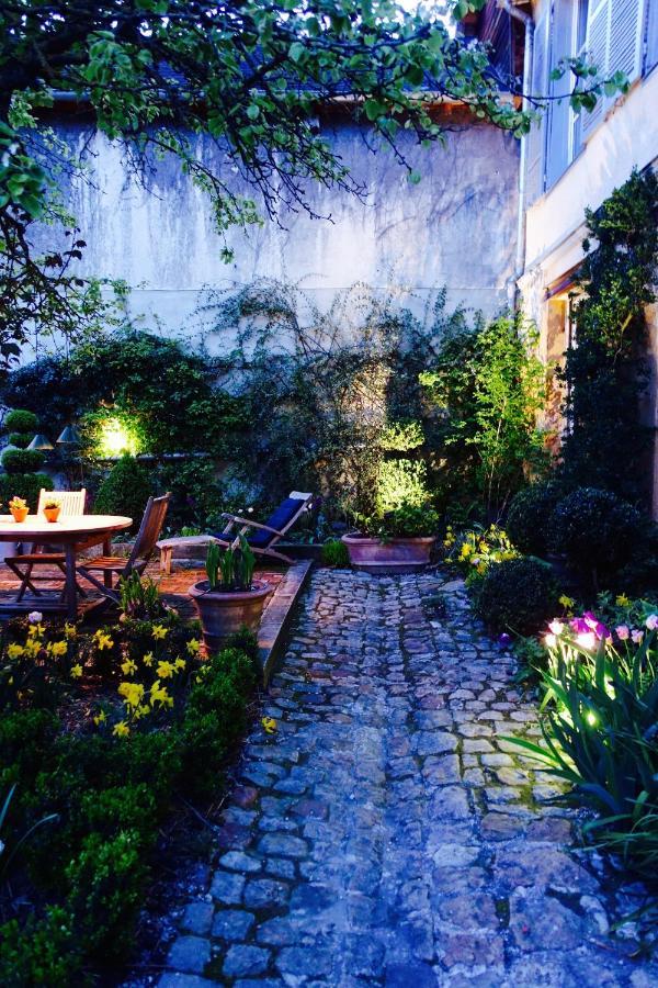 トロワ Le Jardin De La Cathedrale Bed & Breakfast エクステリア 写真